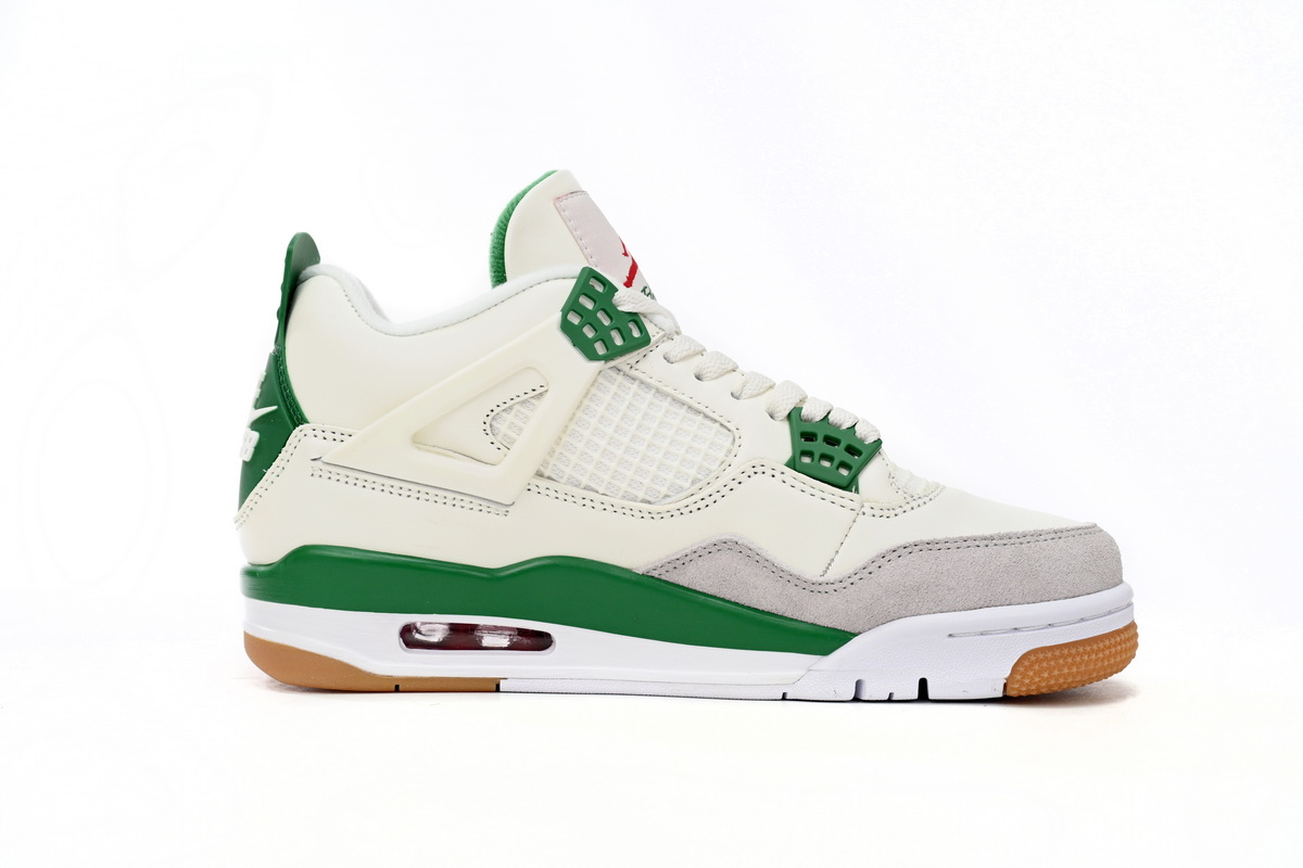 Nike SB x Air Jordan 4 “Pine Green”Calaite